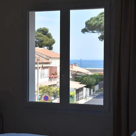 Logis Restaurant Le Kalliste 2* Hyères