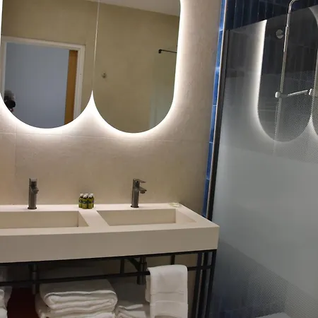 Logis Restaurant Le Kalliste 2* Hyères