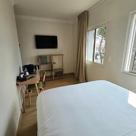 Logis Restaurant Le Kalliste 2* Hyères