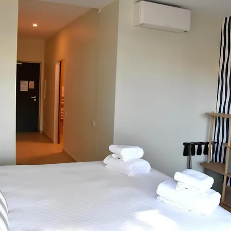 فندق Logis Restaurant Le Kalliste 2*