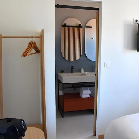 Logis Restaurant Le Kalliste فندق 2*