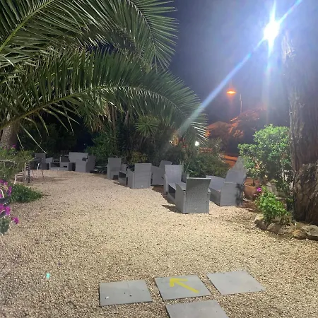Logis Restaurant Le Kalliste Hotel Hyères