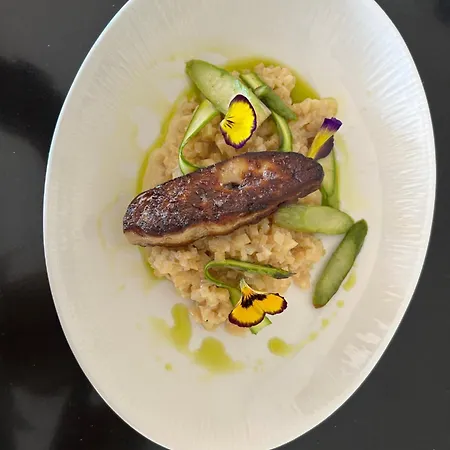 Logis Restaurant Le Kalliste 호텔 2*