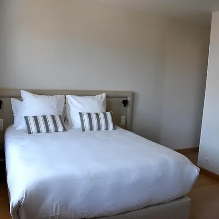 Logis Restaurant Le Kalliste 호텔 2*