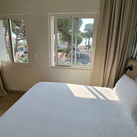 Logis Restaurant Le Kalliste Hotel Hyères