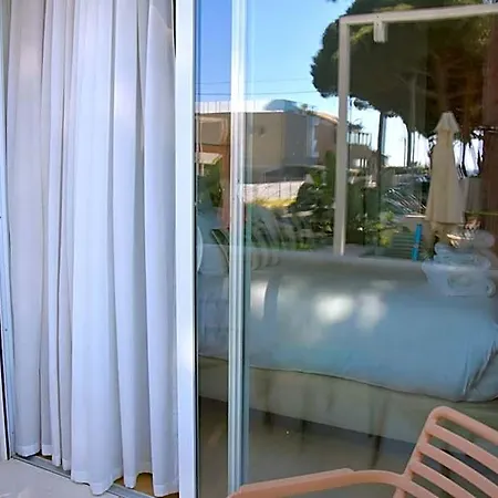 Le Kalliste Hotel 3*