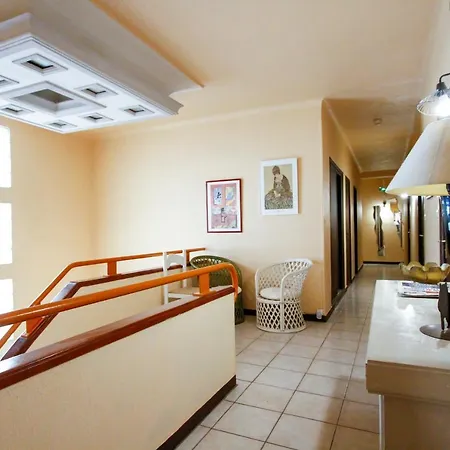 Logis Restaurant Le Kalliste Hotel Hyères